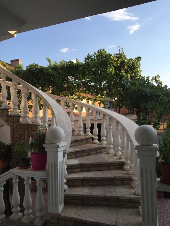 Vila Ridvani Korça Kültér fotó